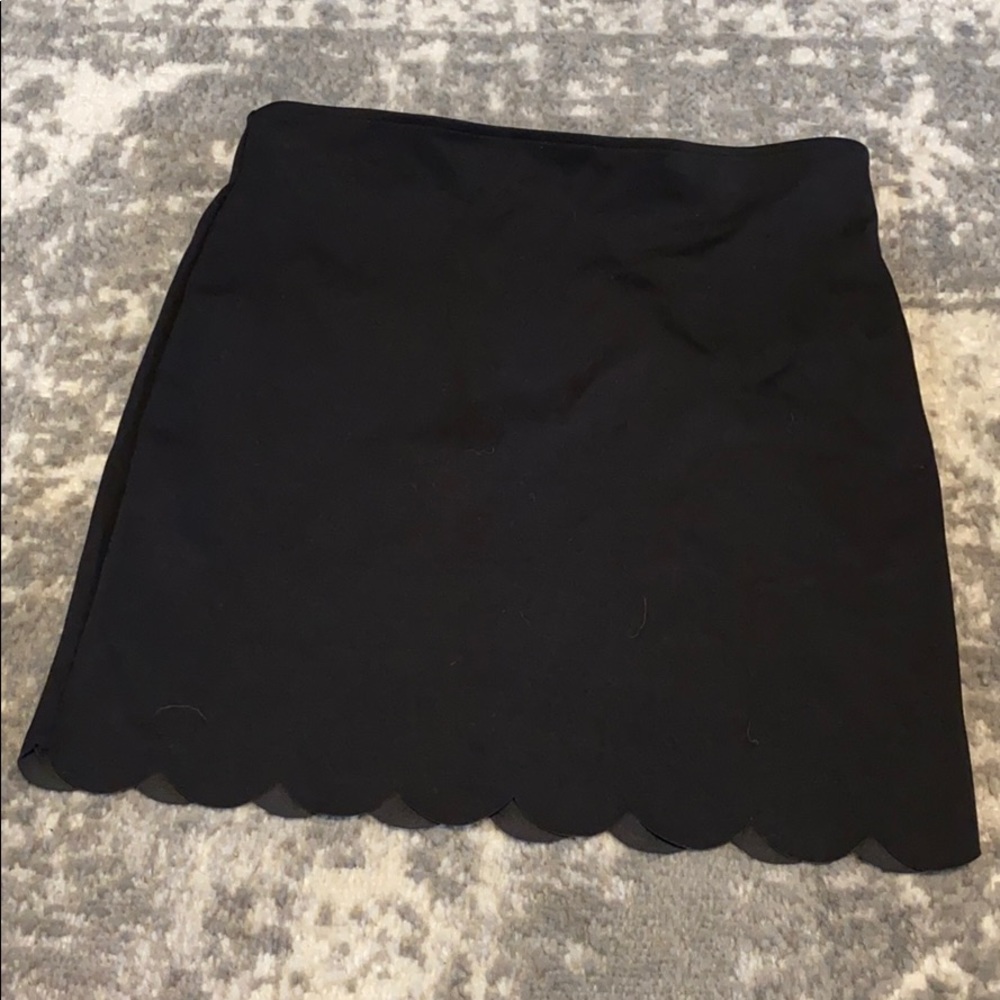Scalloped bottom skirt